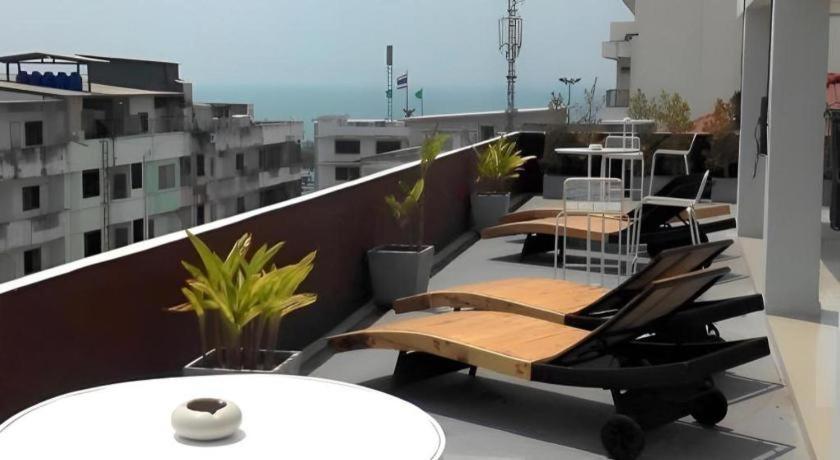 Hotel By Dee @Jomtien Pattaya Exterior foto